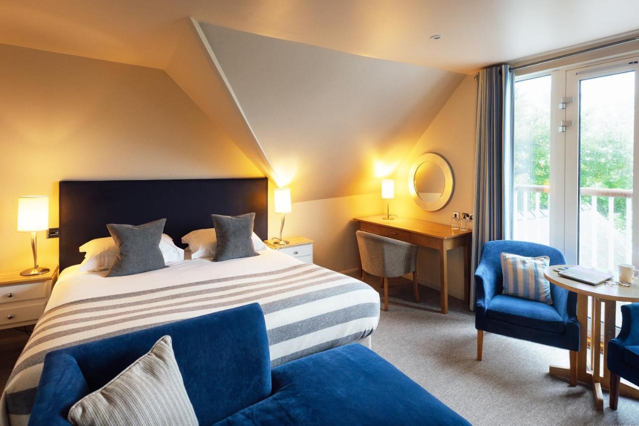 St Brides & Village 4*